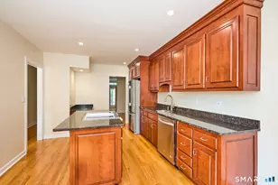 2675 Park Ave, Bridgeport, CT 06604 - Photo 10