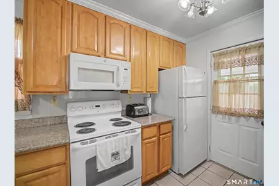330 Hollywood Avenue, Stratford, CT 06614 - Photo 8
