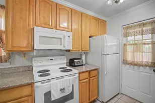 330 Hollywood Ave, Stratford, CT 06614 - Photo 8