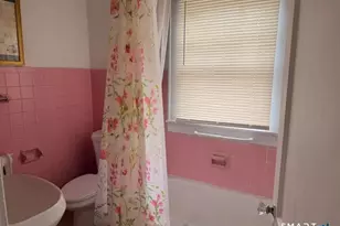 46 Vernon Pl, Stamford, CT 06902 - Photo 8
