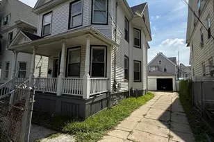 598 William St, Bridgeport, CT 06608 - Photo 2