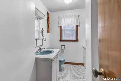 119 Burnsford Avenue, Bridgeport, CT 06606 - Photo 30