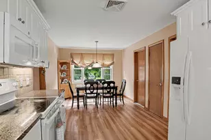 579 Racebrook Rd, Orange, CT 06477 - Photo 10