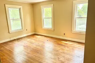 14 Village St, Manchester, CT 06040 - Photo 8