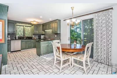 15 Rushleigh Road, West Hartford, CT 06117 - Photo 16