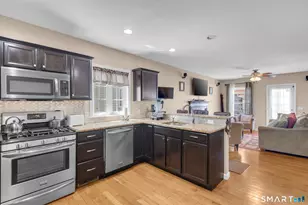 104 Benjamin Ct, Windsor, CT 06095 - Photo 8