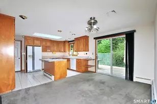 100 Wynding Brook Dr, Rocky Hill, CT 06067 - Photo 2