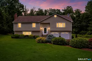 46 Doris Dr, Monroe, CT 06468 - Photo 2