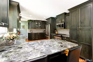 21 Twin Cir Dr, Trumbull, CT 06611 - Photo 8