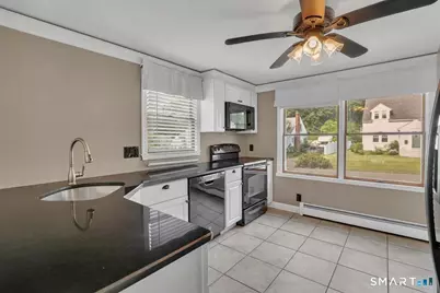 65 Doane Street, Manchester, CT 06042 - Photo 8