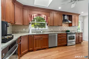 10 Grumman Ave, Norwalk, CT 06851 - Photo 8