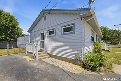 257 Midway Oval, Groton, CT 06340 - Photo 4