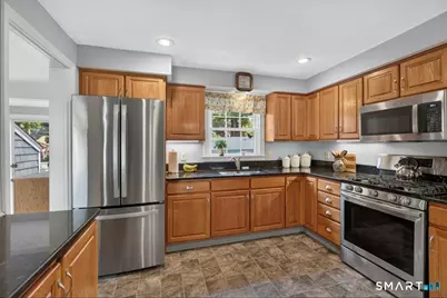 127 Helaine Road, Manchester, CT 06042 - Photo 2