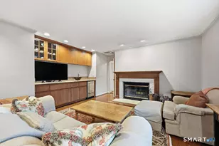 38 Cary Ln, Bloomfield, CT 06002 - Photo 6