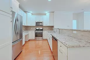 113 Center Meadow Ln, Danbury, CT 06810 - Photo 4