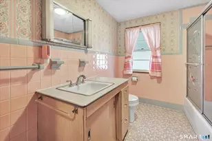 124 N Cliff St, Ansonia, CT 06401 - Photo 16