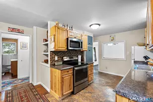 32 Fairview Ave, New Hartford, CT 06057 - Photo 20