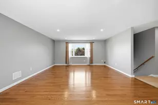 366 King St, East Hartford, CT 06108 - Photo 8