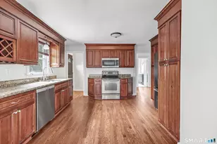 215 Bennett St, Fairfield, CT 06825 - Photo 10