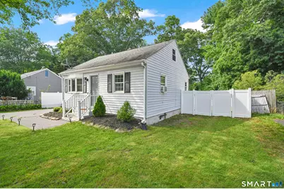 127 Deepwood Drive, Manchester, CT 06040 - Photo 2