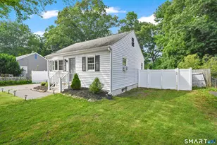 127 Deepwood Dr, Manchester, CT 06040 - Photo 2