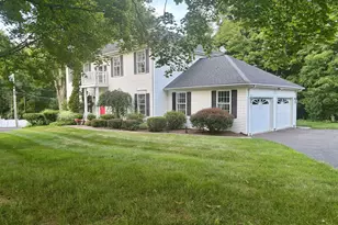 10 Curtis Rd, Middlebury, CT 06762 - Photo 2