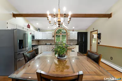 35 Linda Court, Meriden, CT 06450 - Photo 4