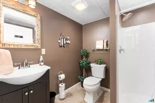 35 Linda Ct, Meriden, CT 06450 - Photo 22