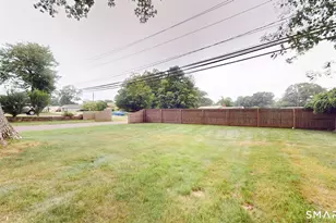 16 Arrow St, Enfield, CT 06082 - Photo 30
