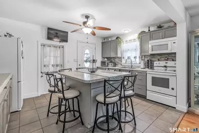 25 North Forest Circle, West Haven, CT 06516 - Photo 12