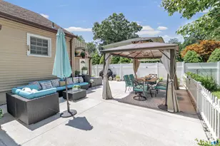 25 N Forest Cir, West Haven, CT 06516 - Photo 36