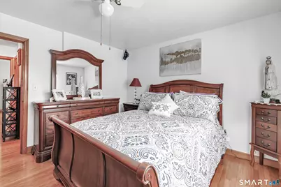 25 North Forest Circle, West Haven, CT 06516 - Photo 18