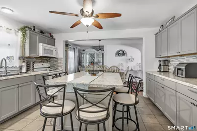 25 North Forest Circle, West Haven, CT 06516 - Photo 16