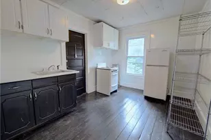 251 Williams St, New London, CT 06320 - Photo 2