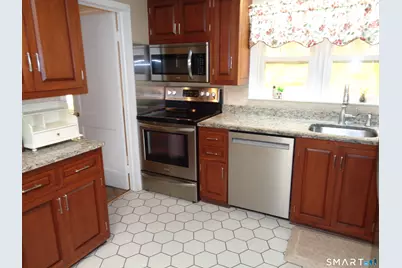 22 Scarborough Road, Manchester, CT 06040 - Photo 6