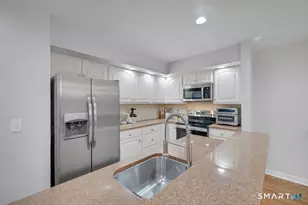 28 Paisley Ln, Fairfield, CT 06825 - Photo 10