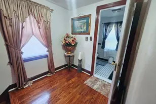 44 Forster St, Hartford, CT 06106 - Photo 8