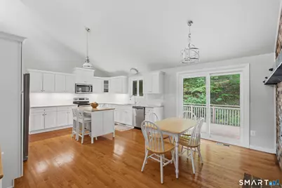 21 Hemlock Lane, Avon, CT 06001 - Photo 8