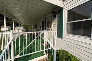42 Grandview Cir, Mansfield, CT 06268 - Photo 2