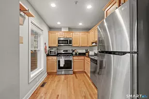 59 Liberty St, Stamford, CT 06902 - Photo 12