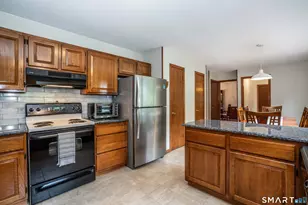 87 Highland St, Rocky Hill, CT 06067 - Photo 18