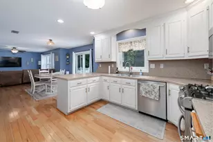 31 Hawks Landing, Hebron, CT 06231 - Photo 2