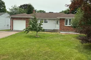 65 Crystal St, Wethersfield, CT 06109 - Photo 2