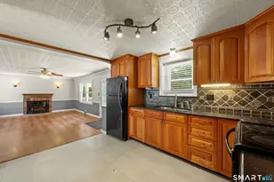 647 Willis St, Bristol, CT 06010 - Photo 16