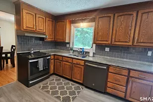 878 Manchester Rd, Glastonbury, CT 06033 - Photo 10