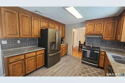 878 Manchester Road, Glastonbury, CT 06033 - Photo 8
