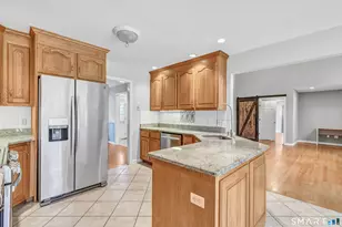 20 N Pasture Ln, Stratford, CT 06614 - Photo 14
