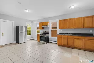354 Poplar St, New Haven, CT 06513 - Photo 2