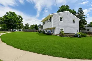 245 Oakwood Dr, Fairfield, CT 06824 - Photo 22