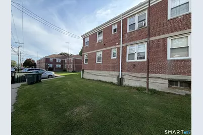 325 North Bishop Avenue #Bld 93 Apt 25, Bridgeport, CT 06610 - Photo 1
